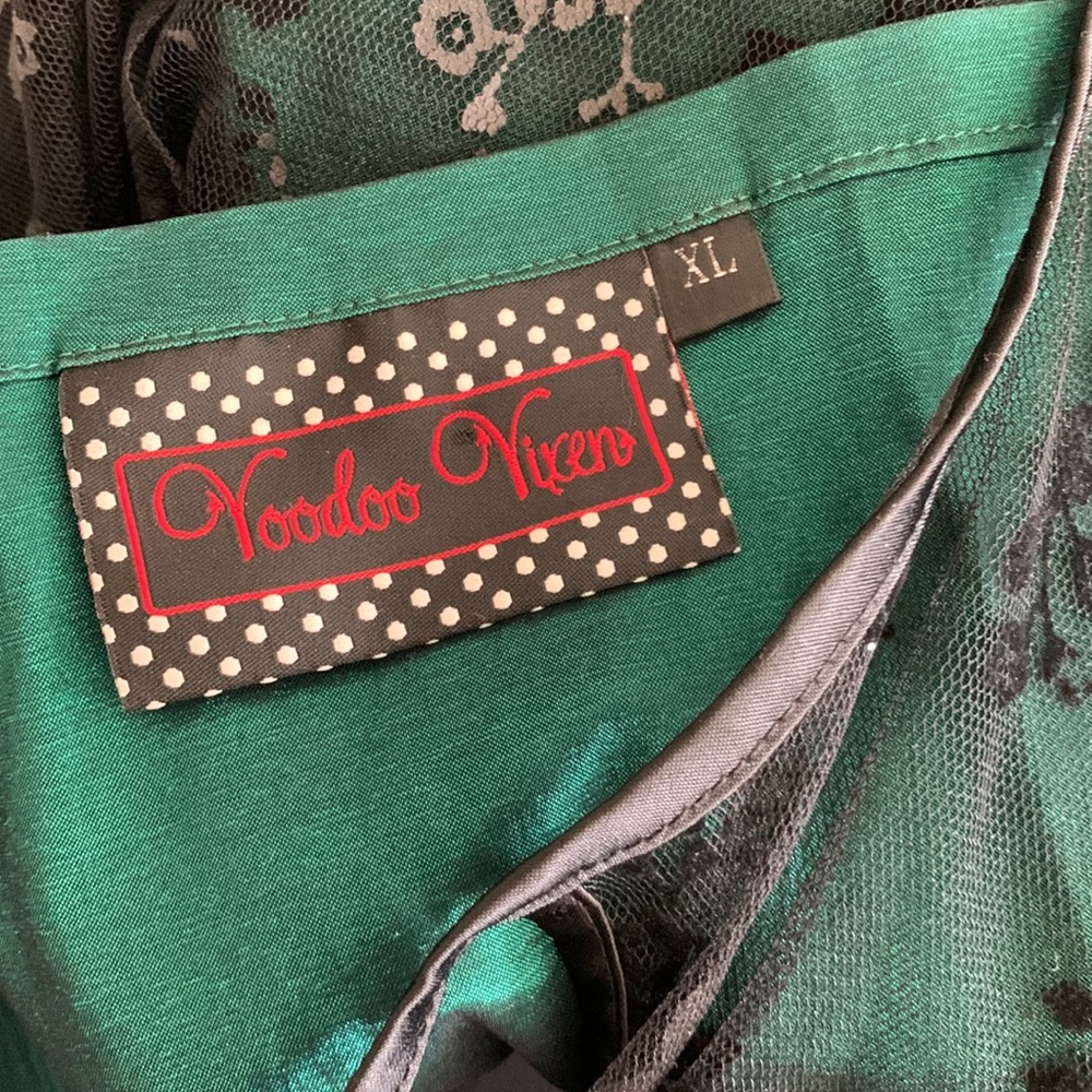 ❌SOLD❌Voodoo Vixen Emerald Dress - Picture 12 of 14